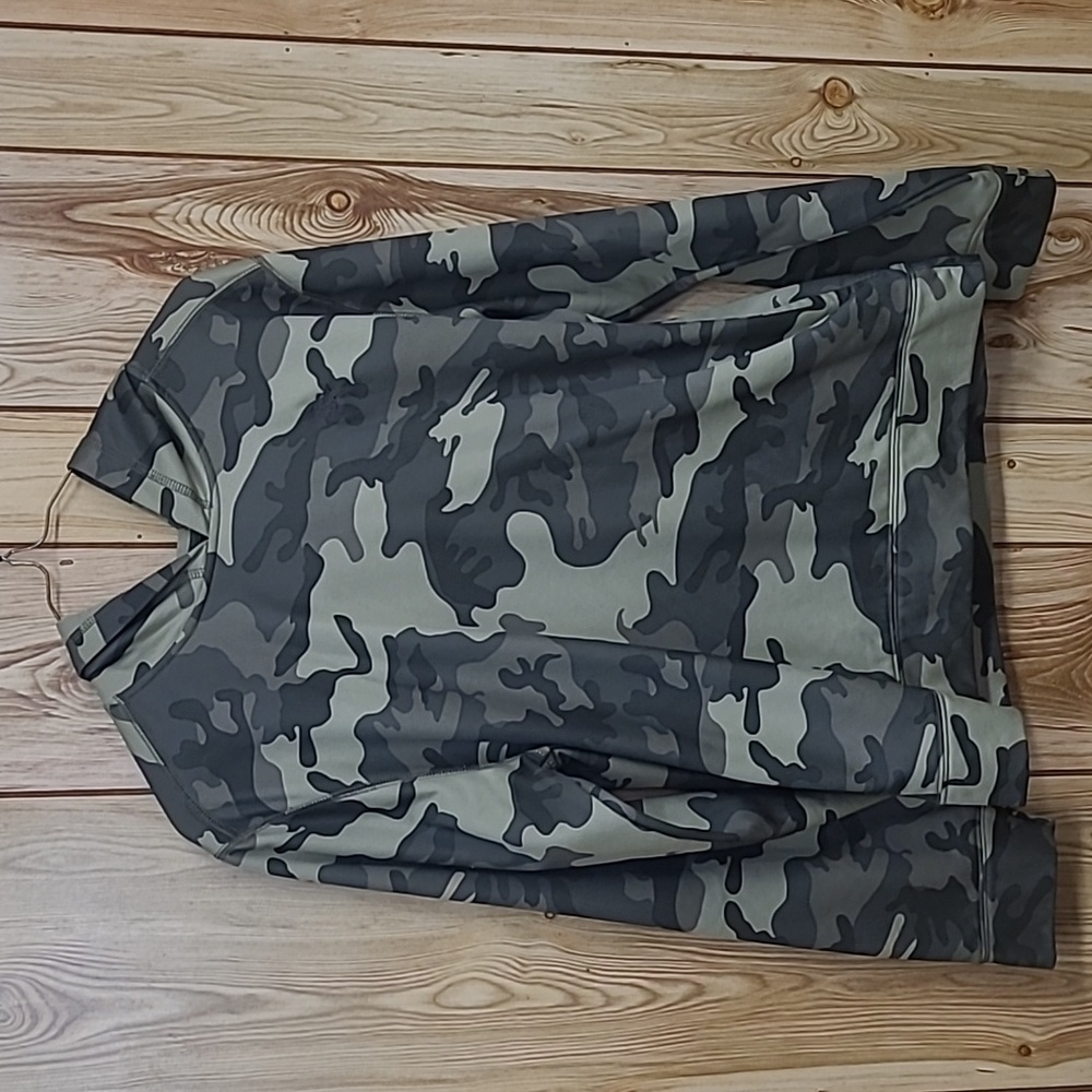 STARTER Boys Camo Hoodie (size 2XL/18)